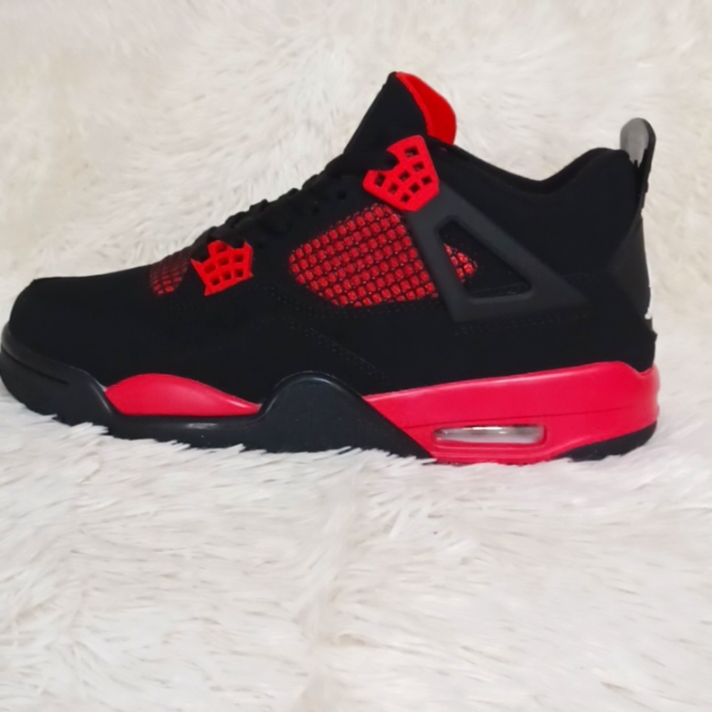 Jordan 4 Retro red Thunder